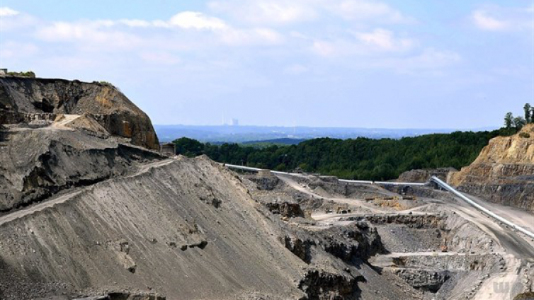 关闭不具备安全生产条件非煤矿山， 从源头上防范化解重大安全风险